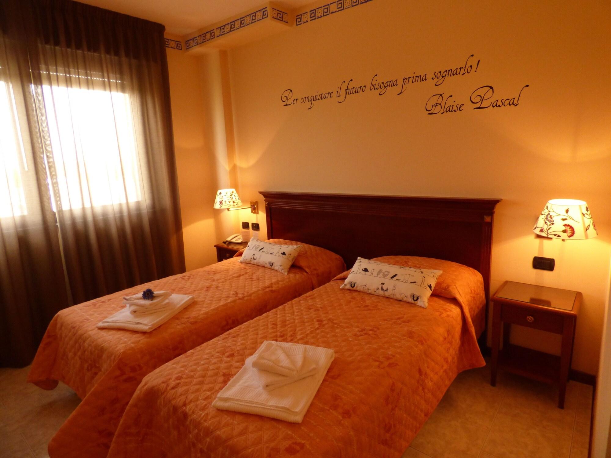 Hotel Fidenza Eksteriør bilde