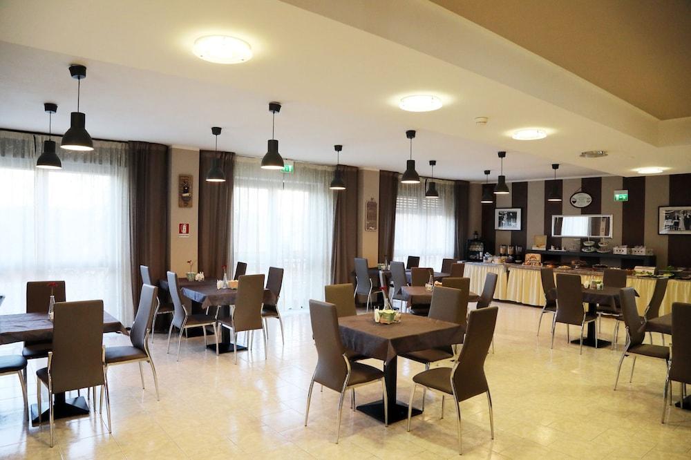 Hotel Fidenza Eksteriør bilde