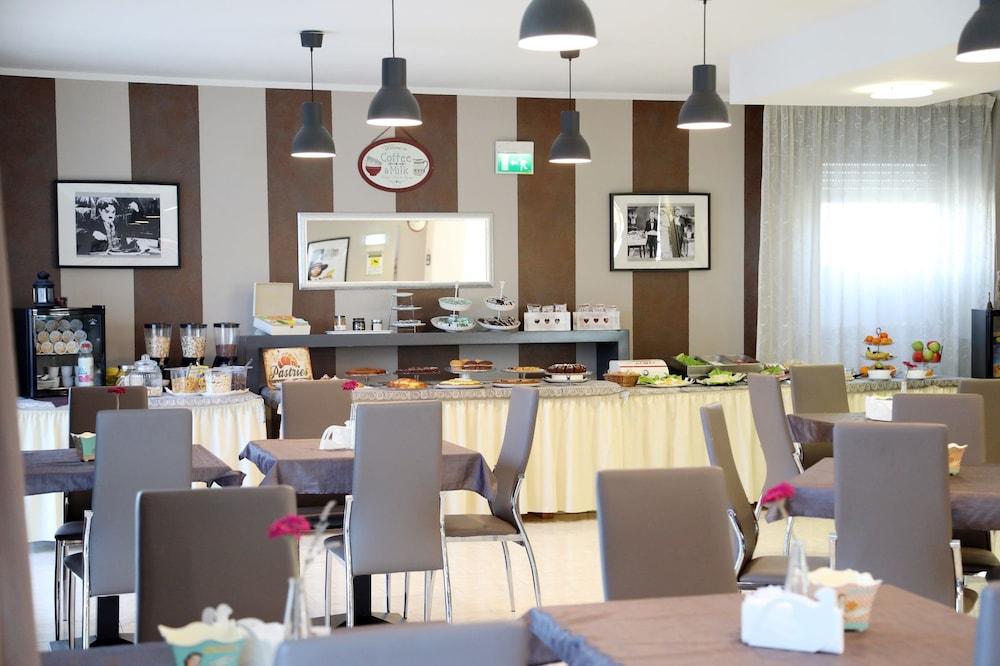Hotel Fidenza Eksteriør bilde