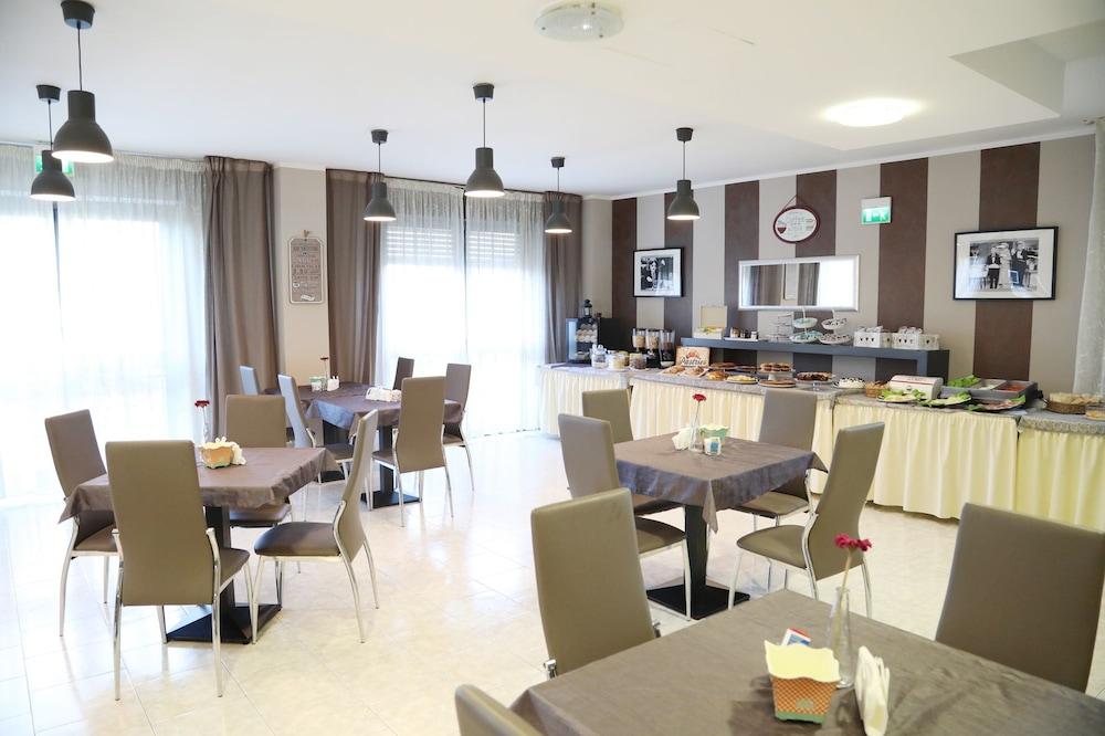 Hotel Fidenza Eksteriør bilde