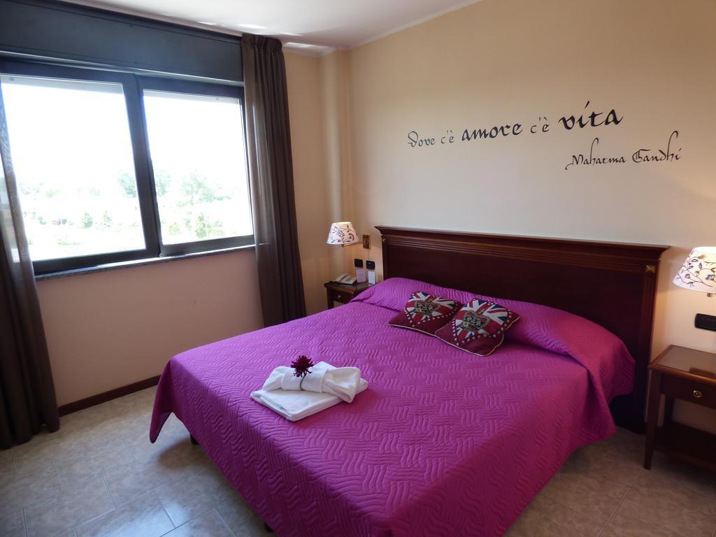 Hotel Fidenza Eksteriør bilde