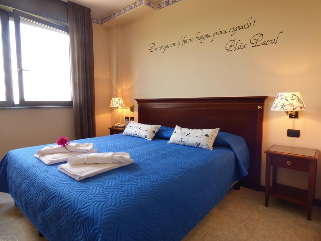 Hotel Fidenza Eksteriør bilde