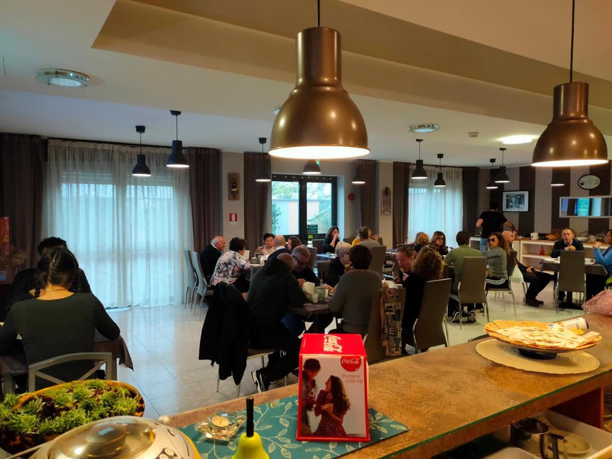Hotel Fidenza Eksteriør bilde